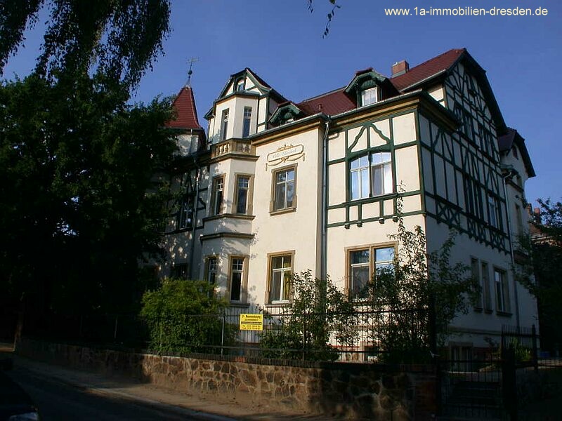 MW/2469, 2 Zimmer | Radebeul | großer Garten | historische Bausubstanz