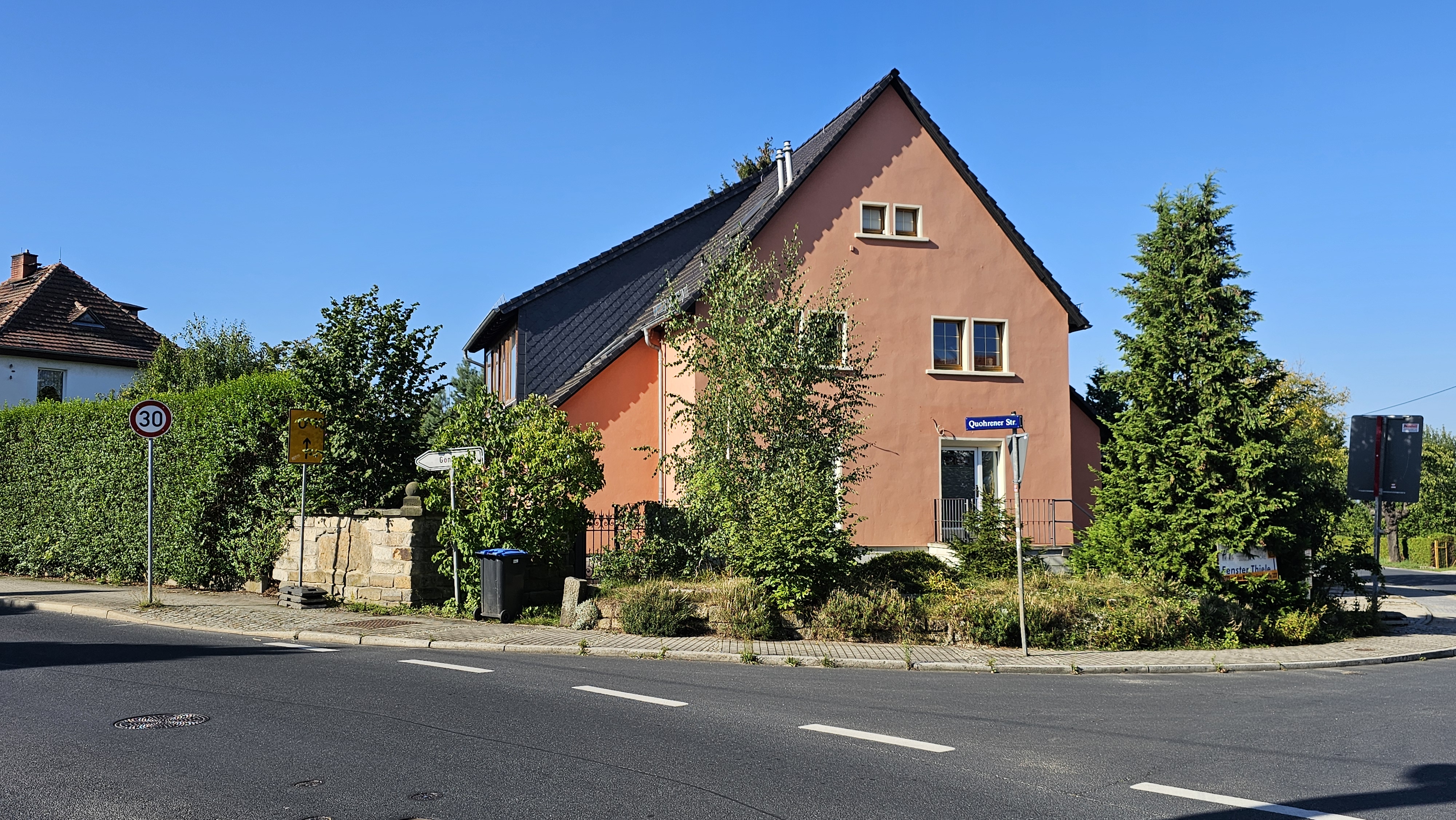 VW/706, 3 oder 4 - Raumwohnung mit Balkon und EBK in Dresden - Bühlau